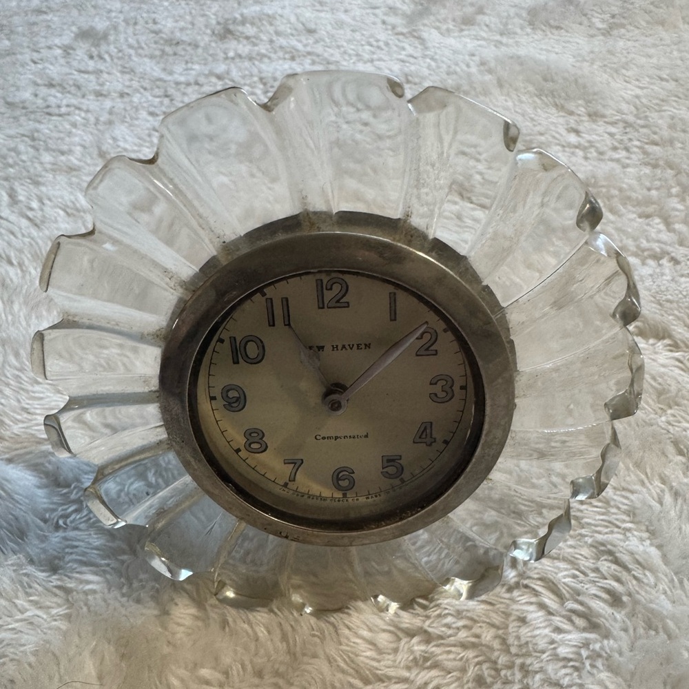 Vintage New Haven Table Top Manual Wind Clock Glass Frame
